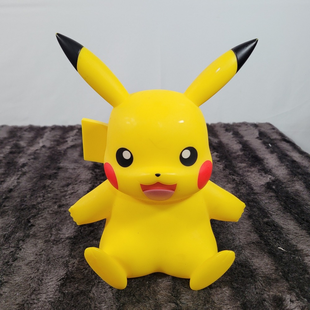 Pokemon Pikachu Vinyl Figure Jazwares 2024 Yellow Collectible Toy PKW4410